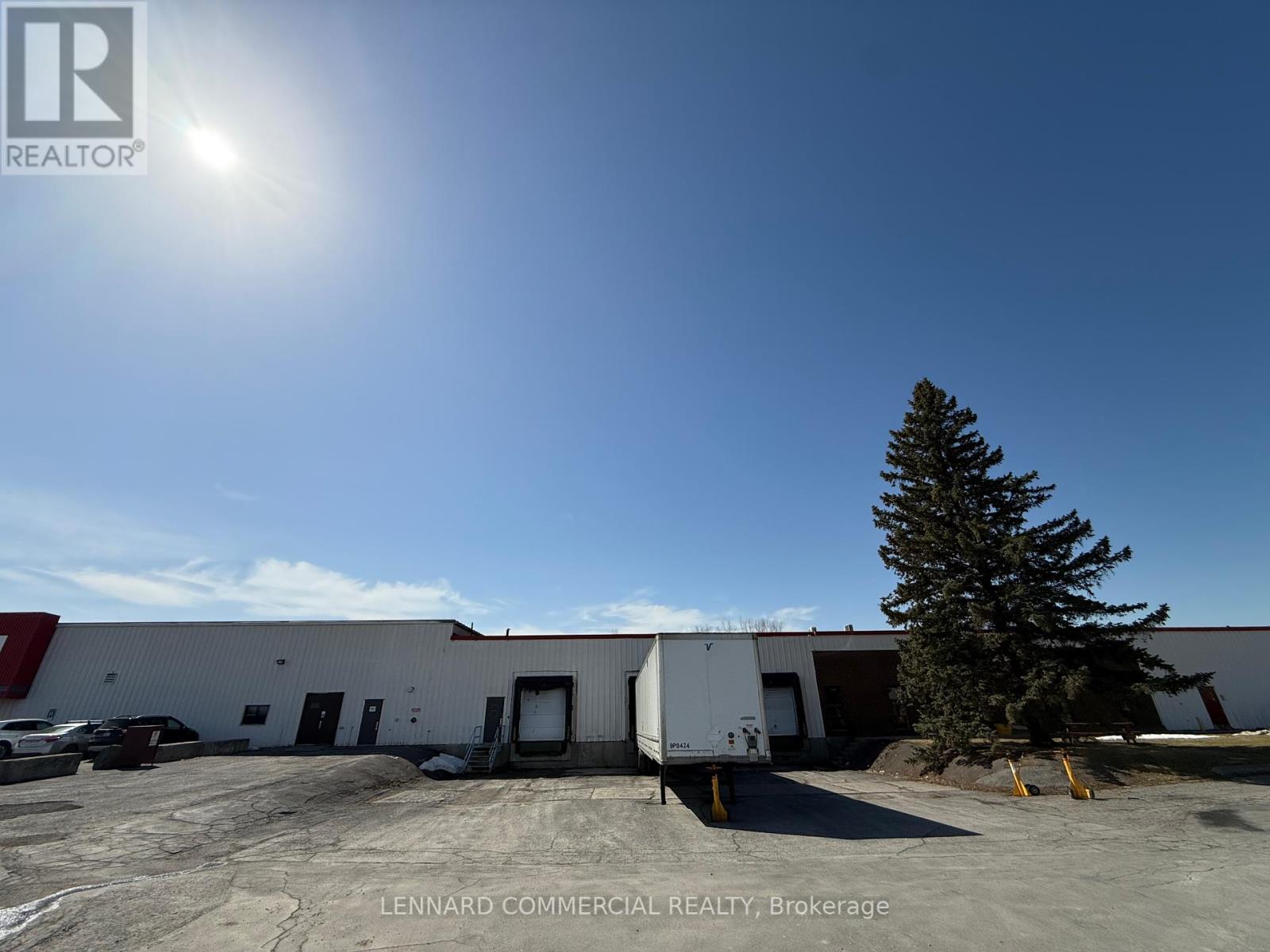 805 Boundary Road Property Photo 2