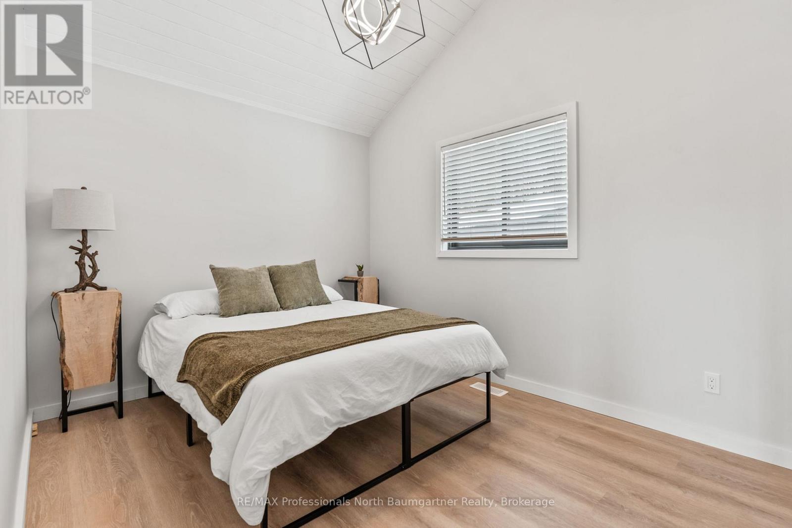 1035 Graydon Lane Property Photo 15