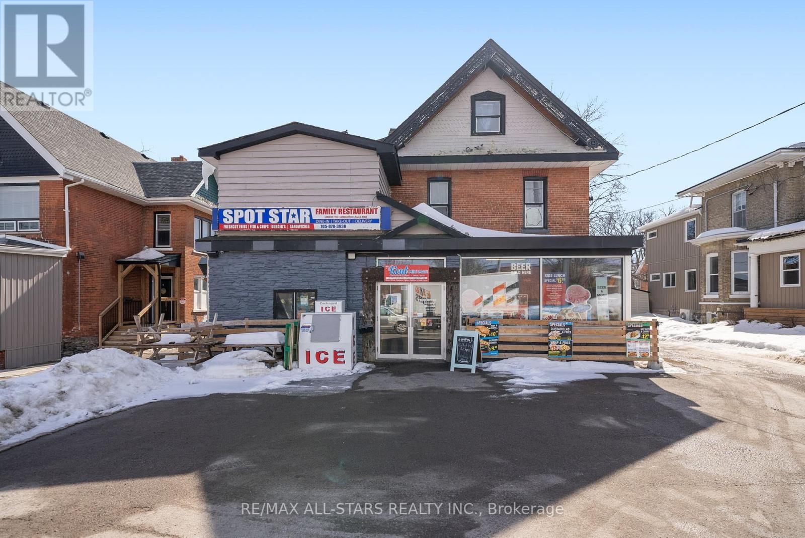 259 Kent Street W Property Photo 1