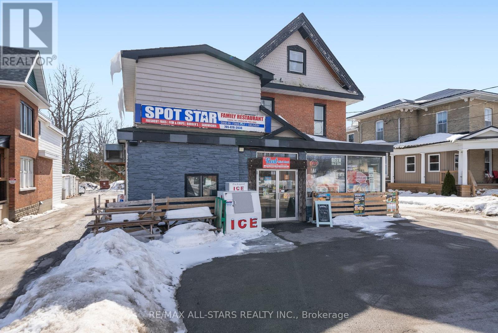 259 Kent Street W Property Photo 2
