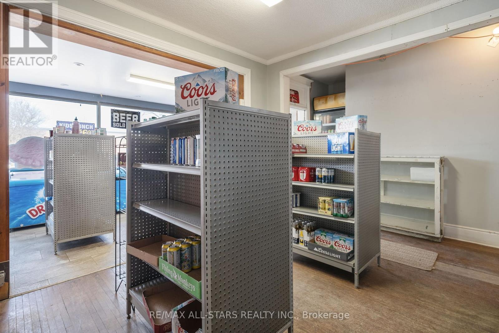 259 Kent Street W Property Photo 12