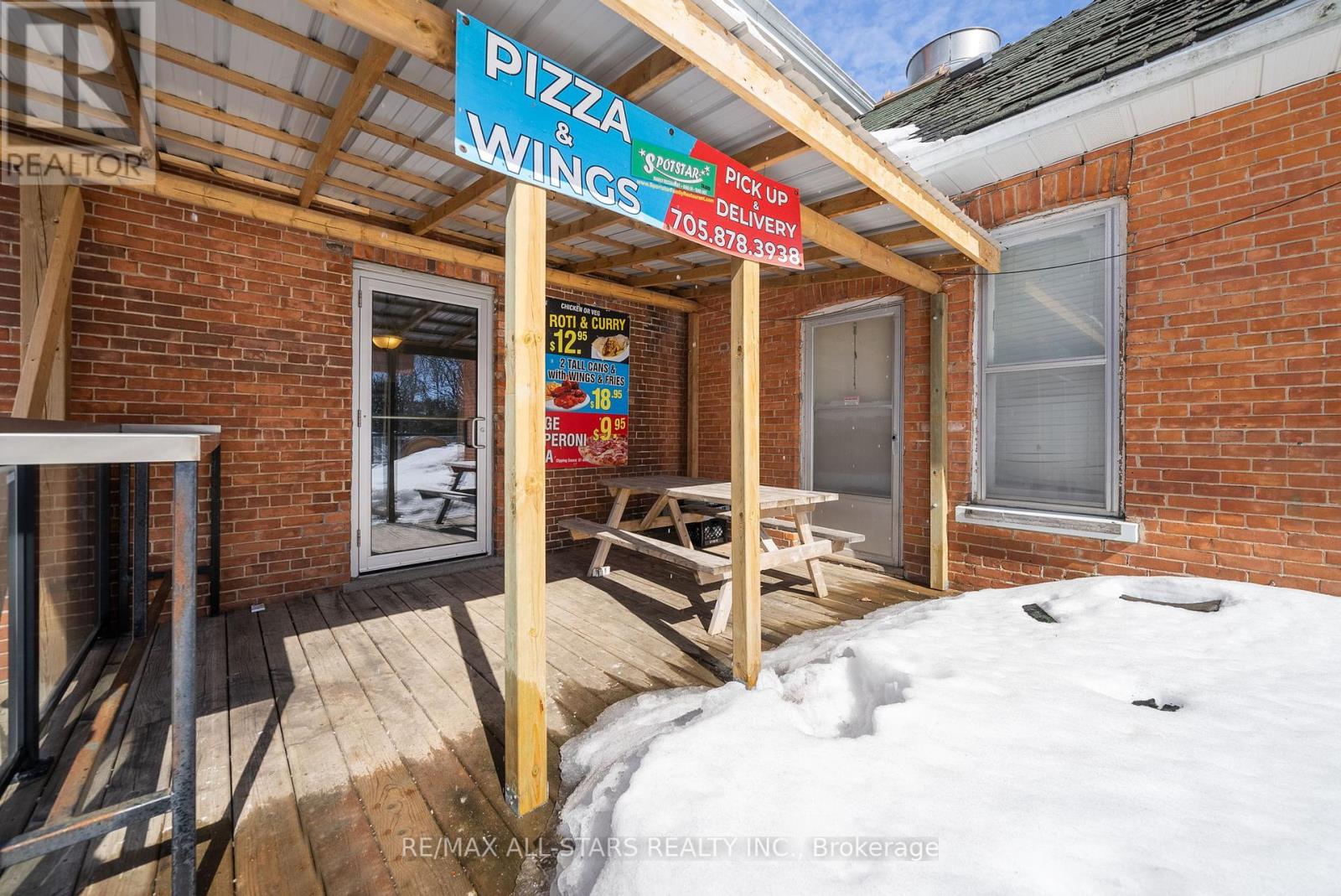 259 Kent Street W Property Photo 26