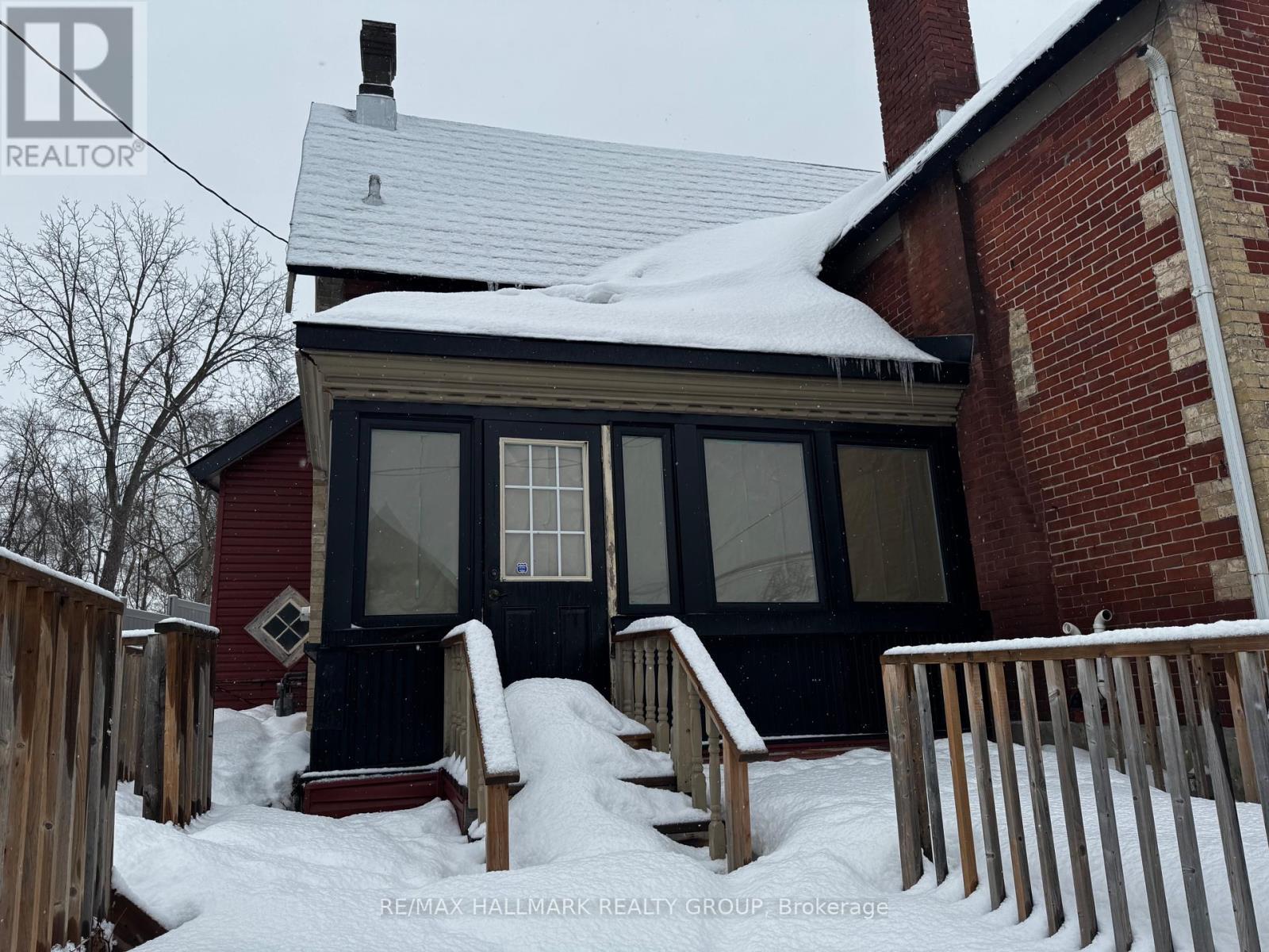 5561 Manotick Main Street S Property Photo 3