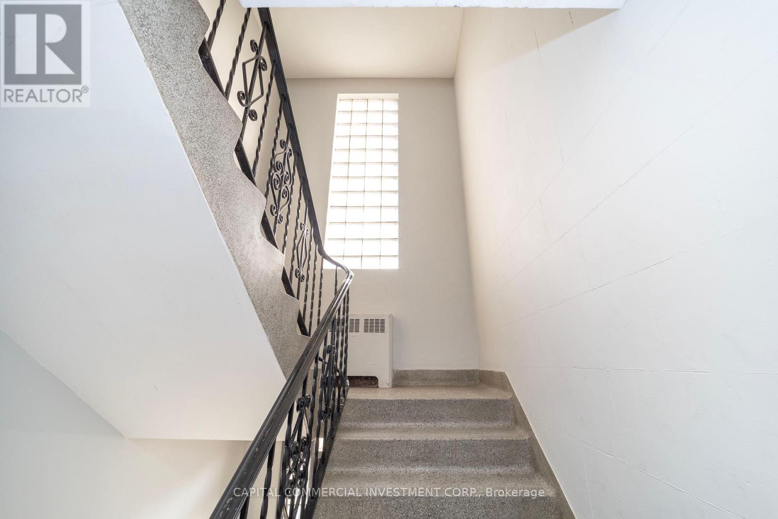 155 Marquette Avenue Property Photo 10