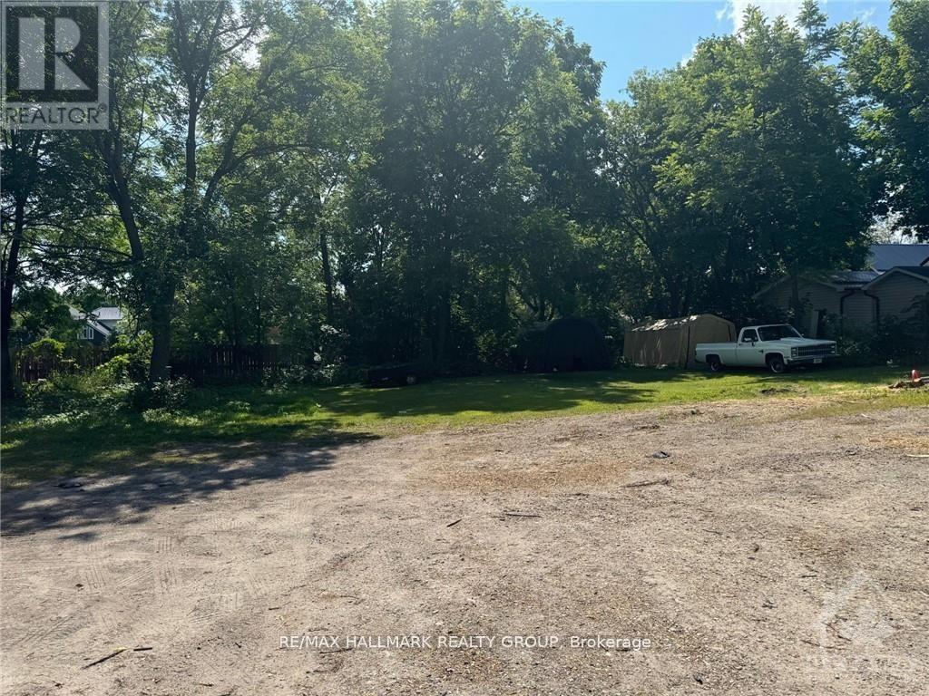 26 Wilson Street W Property Photo 8