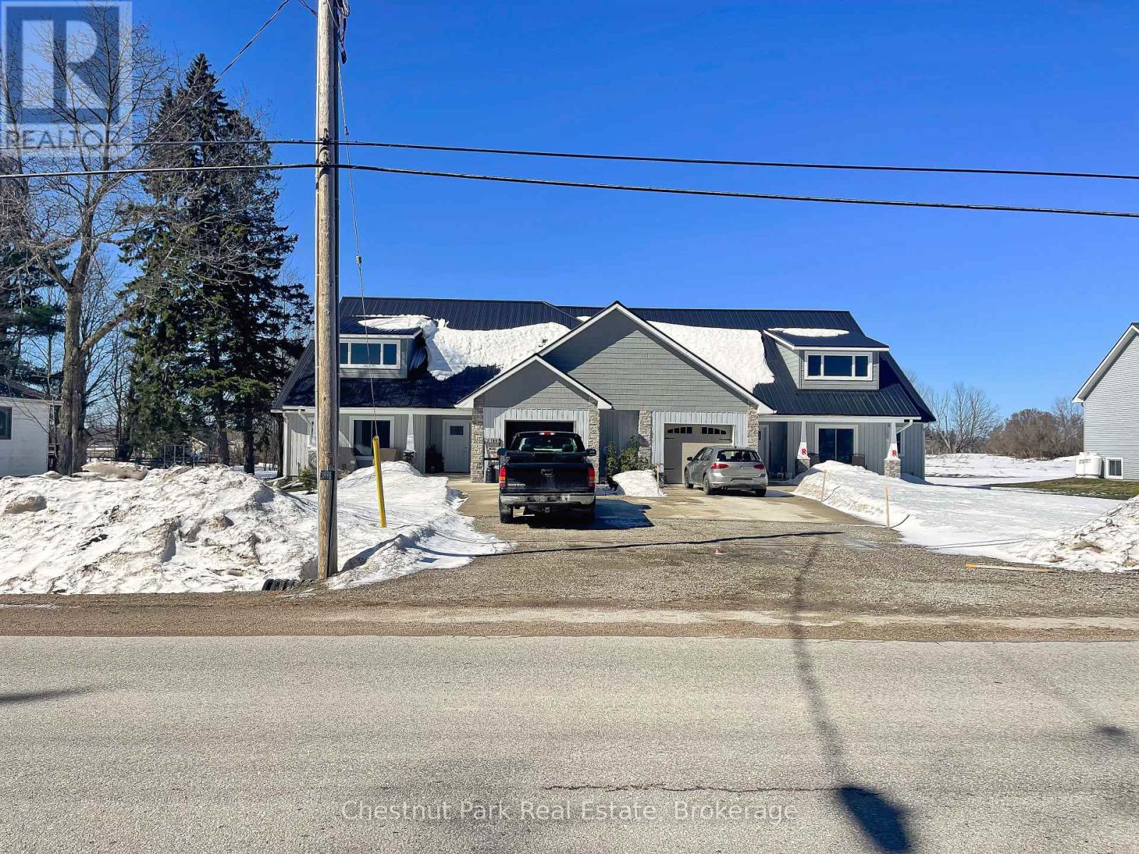 319916-319926 Kemble Rock Road Property Photo 1