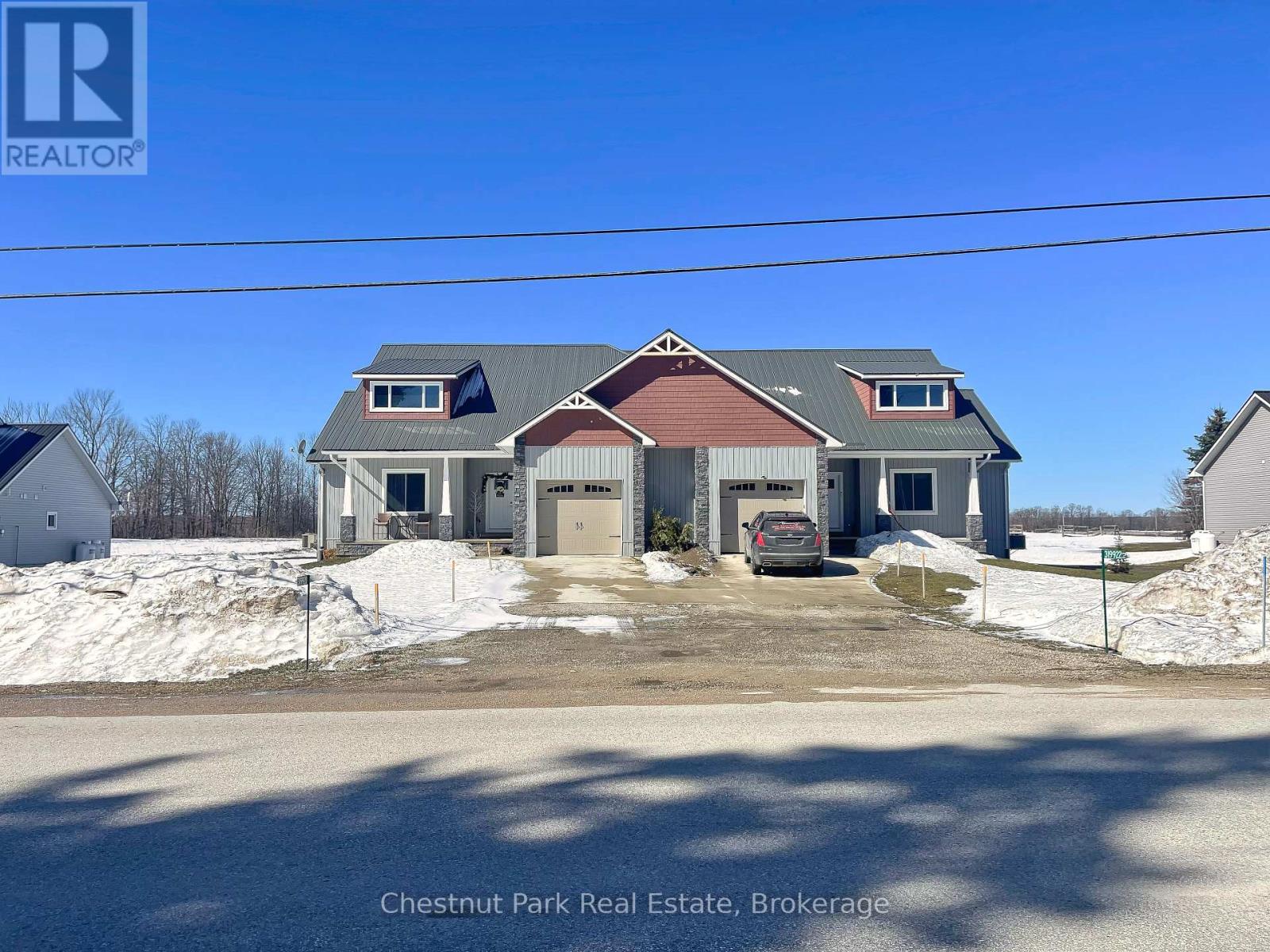 319916-319926 Kemble Rock Road Property Photo 2