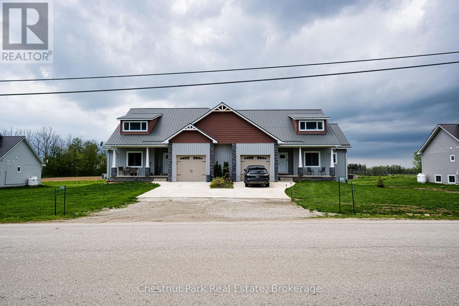 319916-319926 Kemble Rock Road Property Photo 3