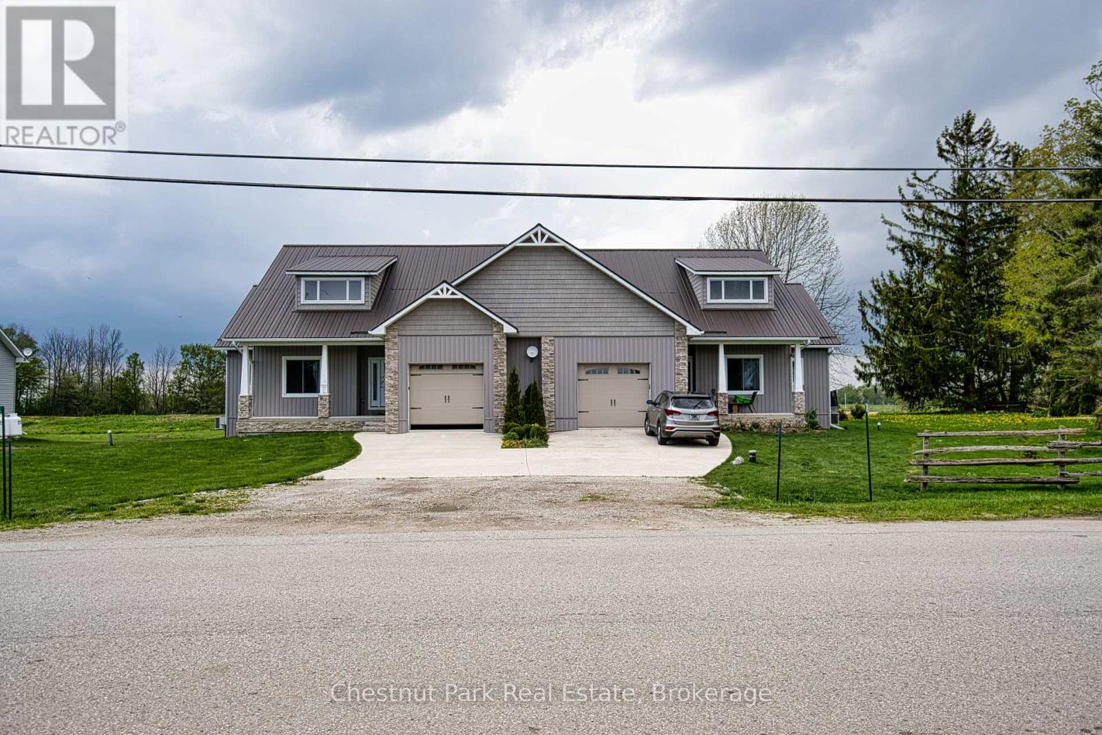 319916-319926 Kemble Rock Road Property Photo 4