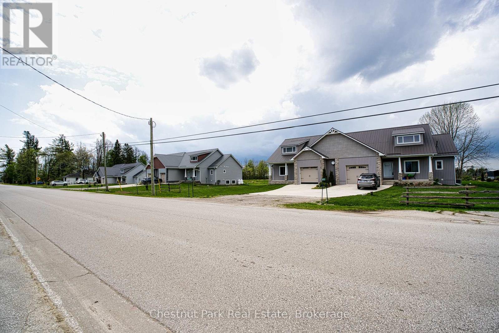 319916-319926 Kemble Rock Road Property Photo 5