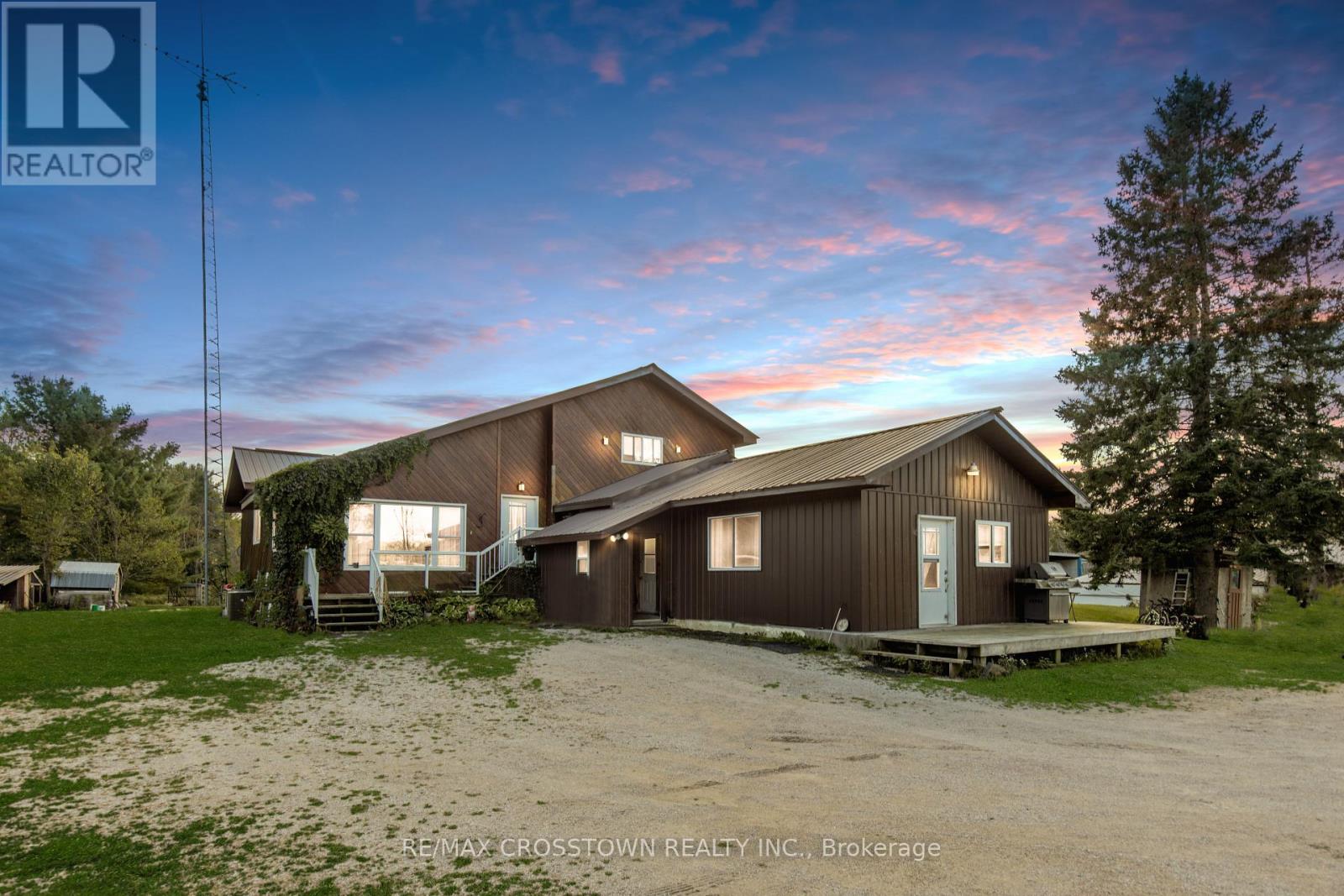 776 Monck Road Property Photo 2