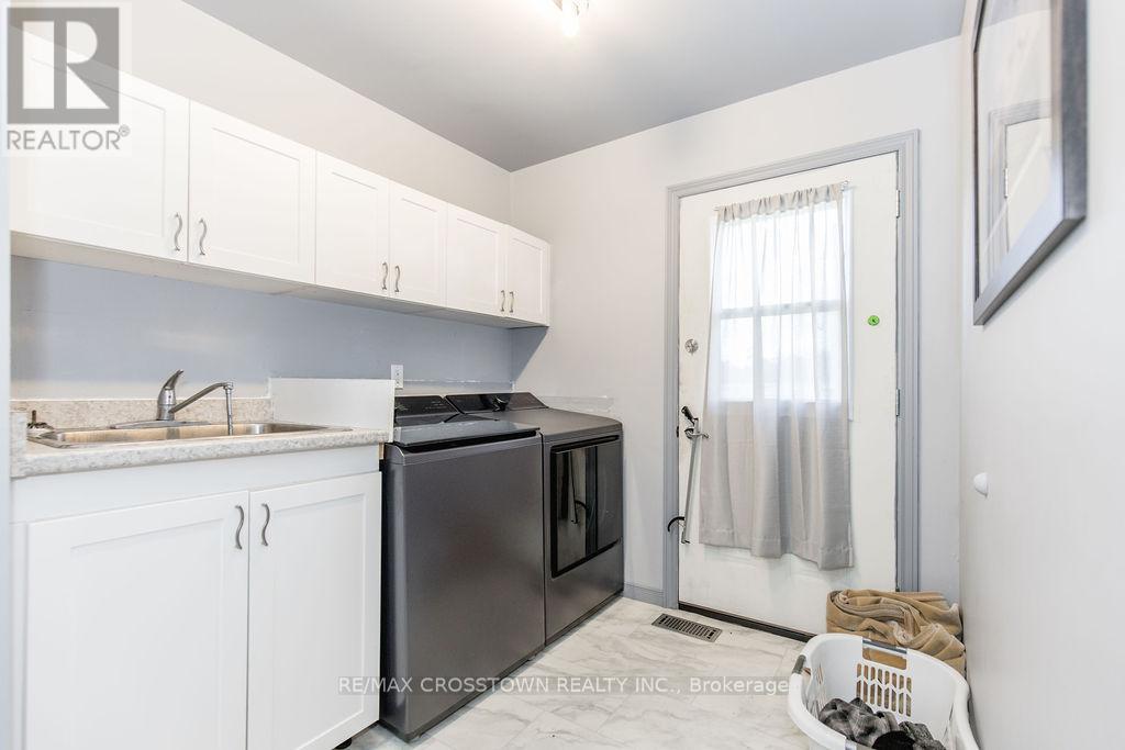 776 Monck Road Property Photo 34
