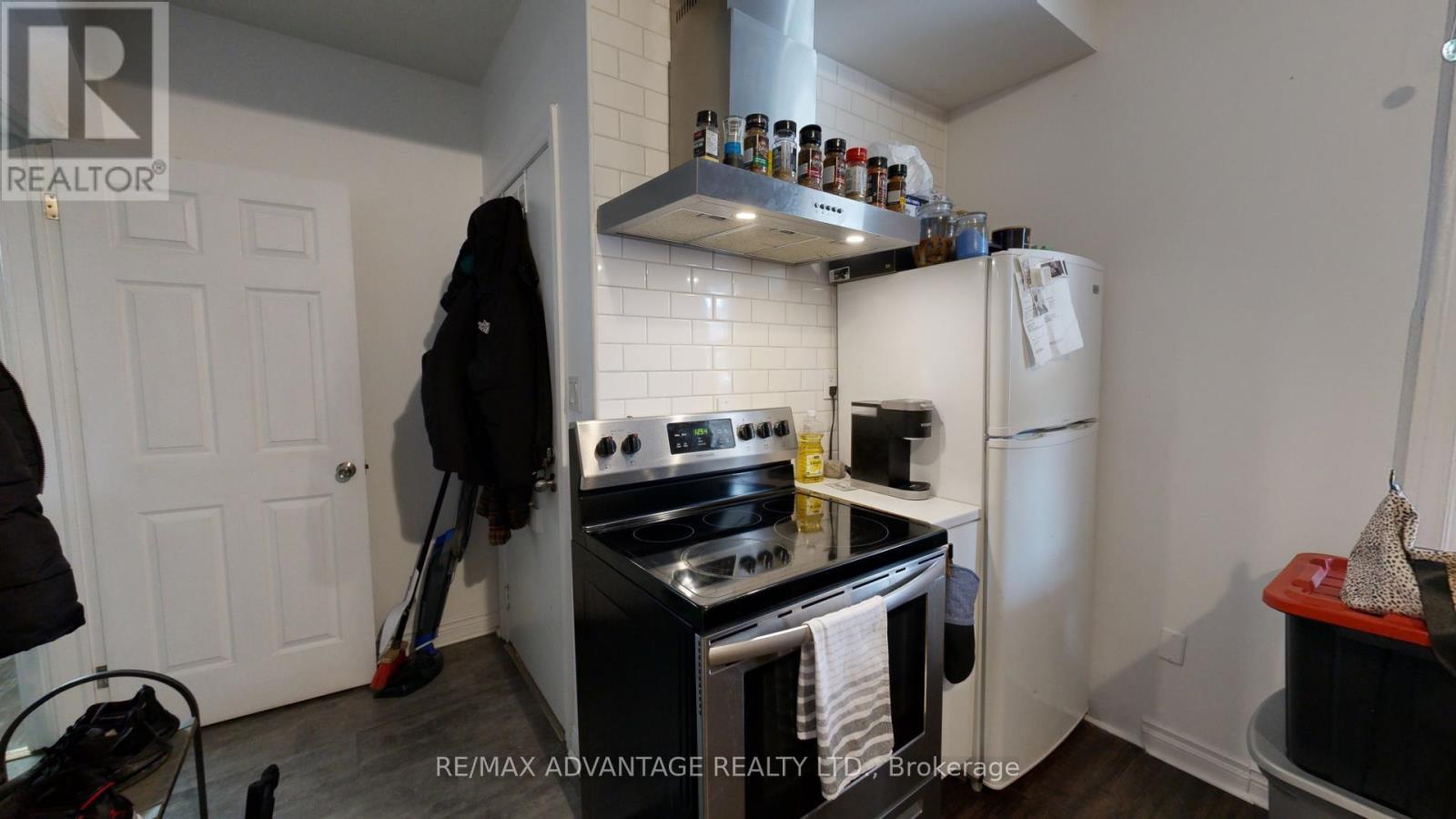 193 Wharncliffe Road N Property Photo 12