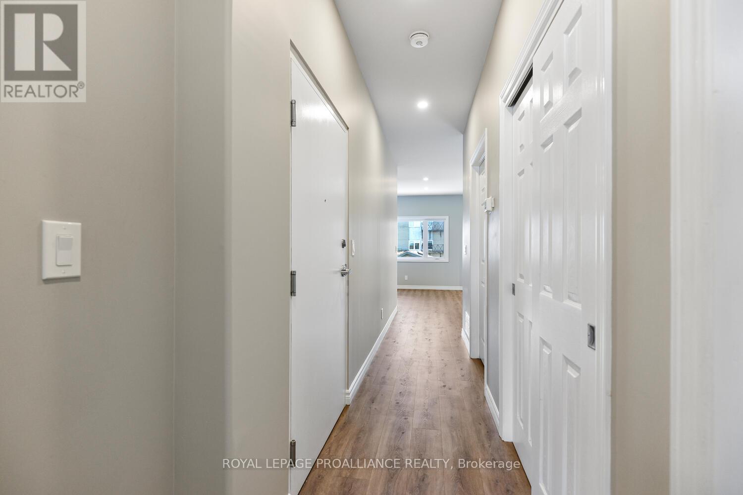 9 Pearl Street E Property Photo 7