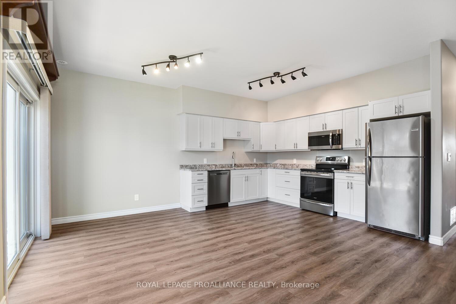 9 Pearl Street E Property Photo 12