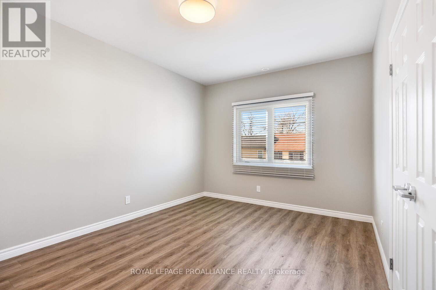 9 Pearl Street E Property Photo 15