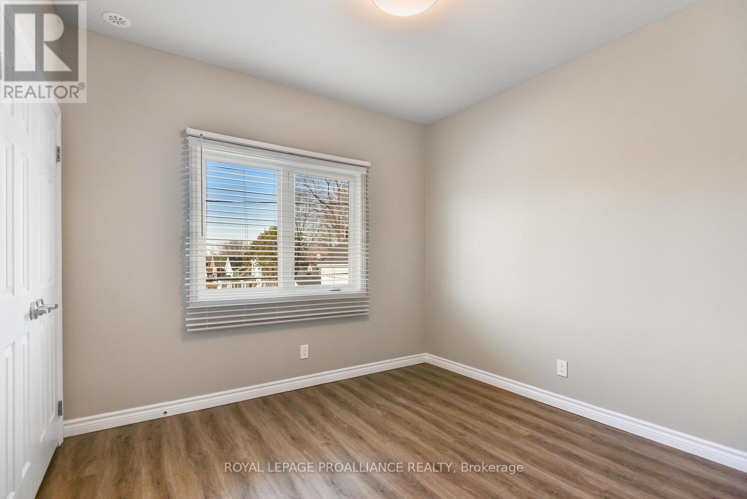 9 Pearl Street E Property Photo 18
