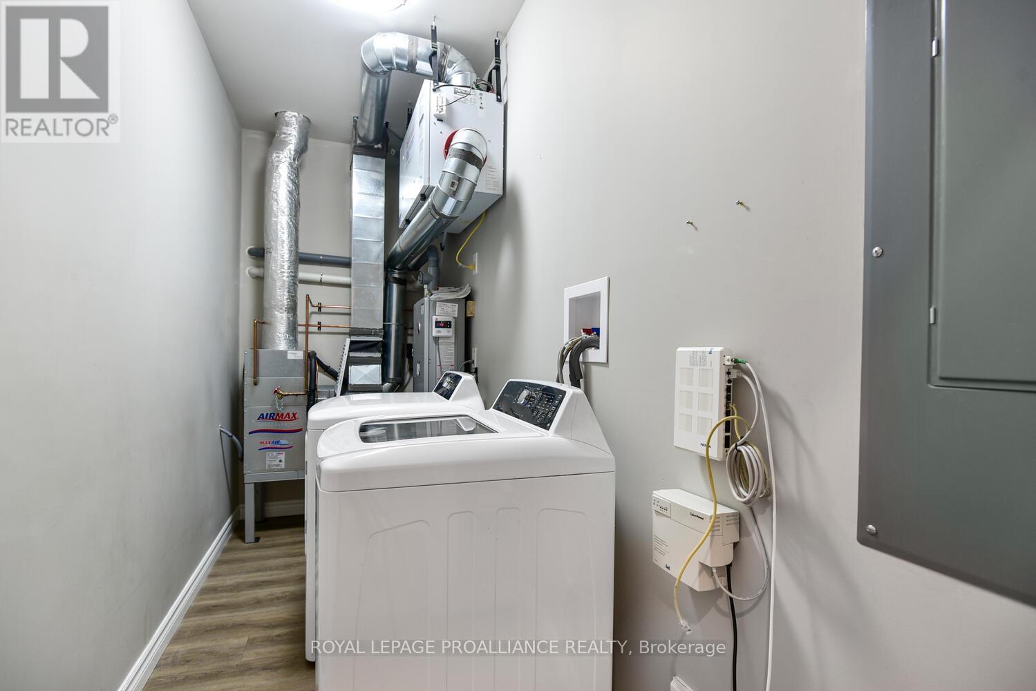 9 Pearl Street E Property Photo 20