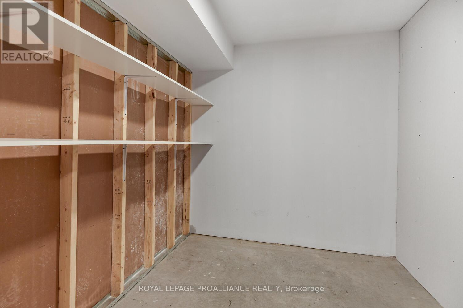 9 Pearl Street E Property Photo 21