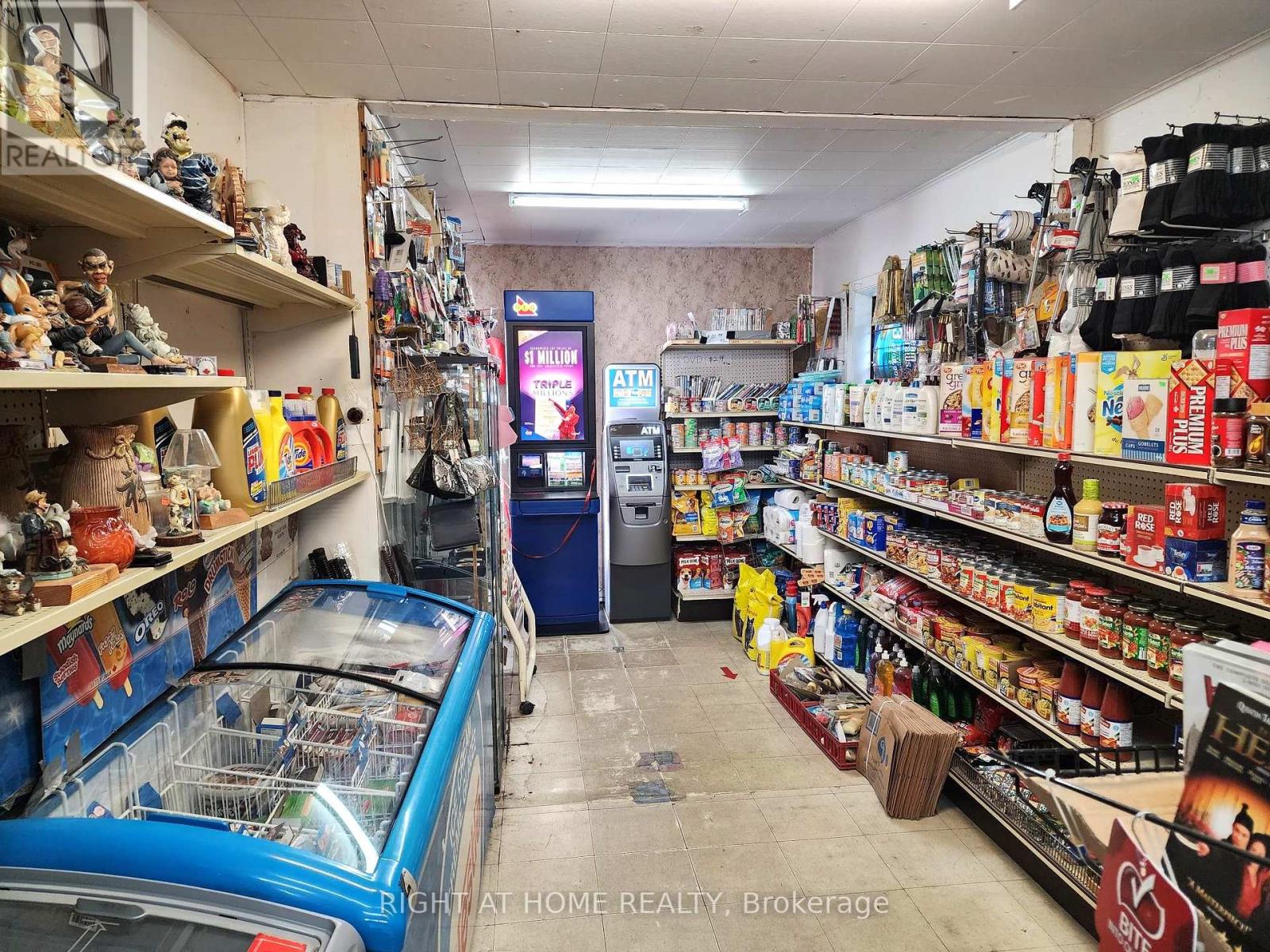 278 Lincoln Street Property Photo 5