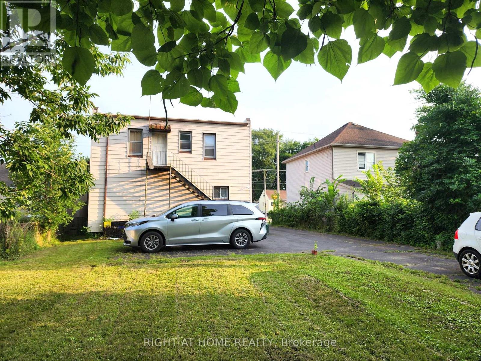 278 Lincoln Street Property Photo 7