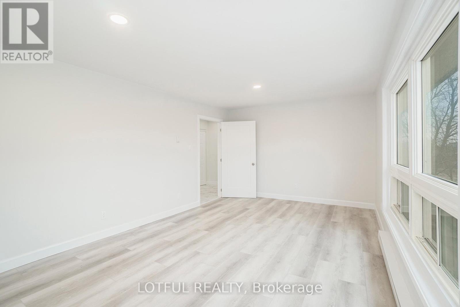 6 - 484 Queen Mary Street Property Photo 10