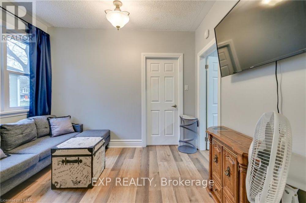 12 Cartwright Street Property Photo 16