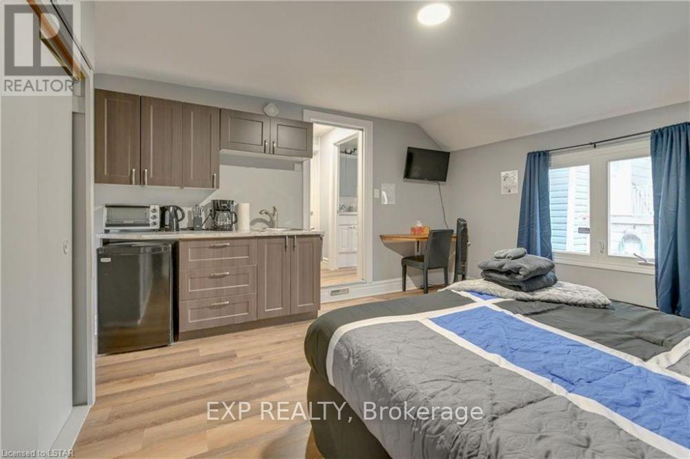 12 Cartwright Street Property Photo 23