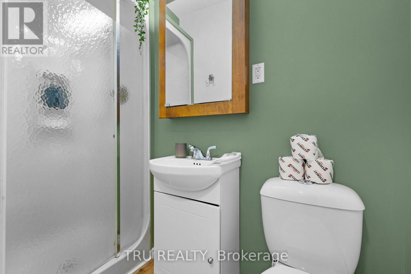 2 - 160 Metcalfe Street Property Photo 3