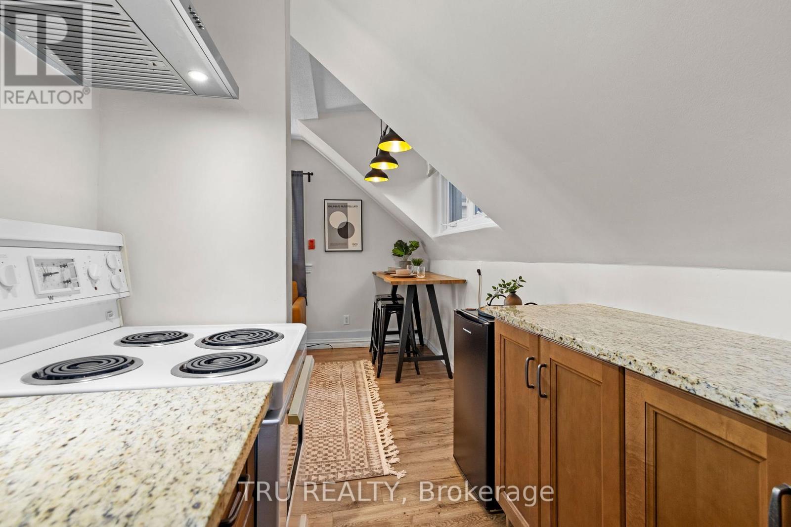 2 - 160 Metcalfe Street Property Photo 13