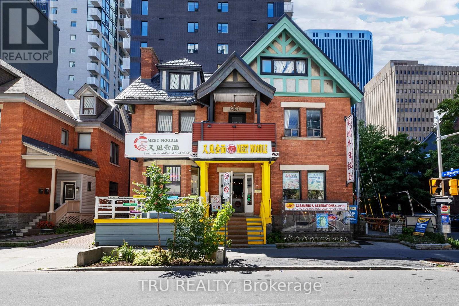 1 - 160 Metcalfe Street Property Photo 2
