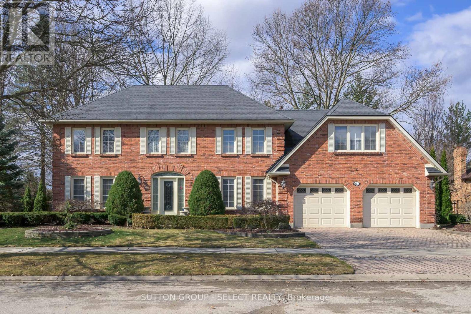 121 Whiteacres Drive Property Photo 1