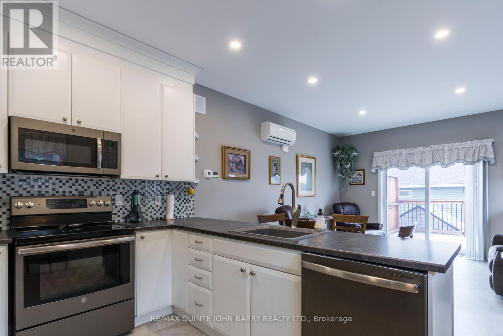 103 Dewal Place Property Photo 13