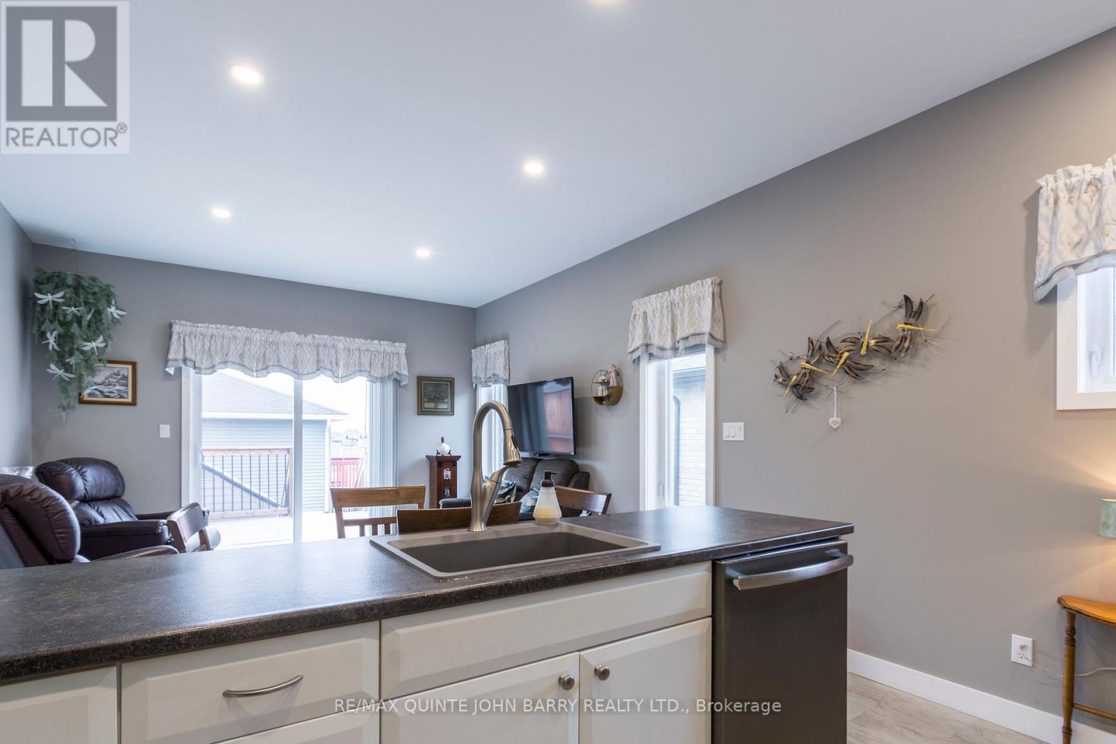 103 Dewal Place Property Photo 14