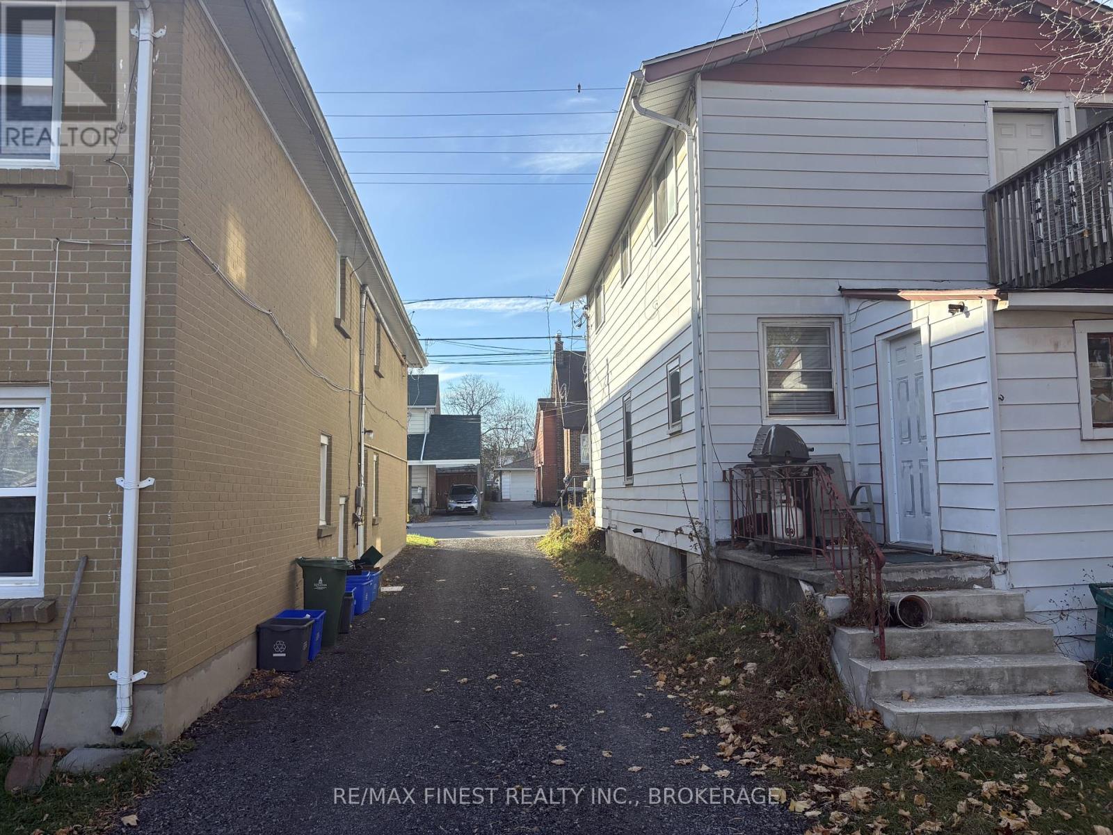 631 Victoria St Property Photo 5