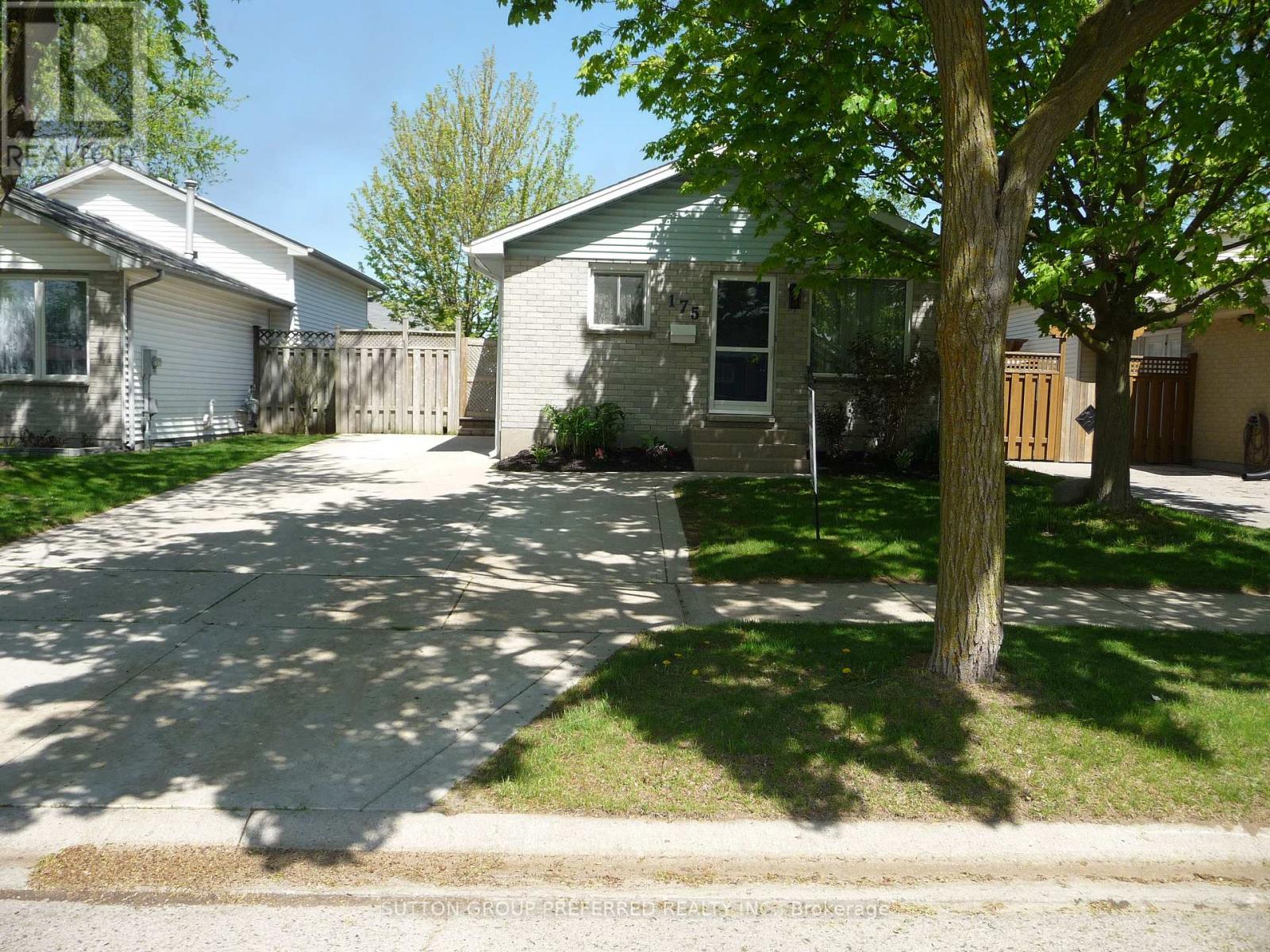 175 PORTSMOUTH CRESCENT E Property Image