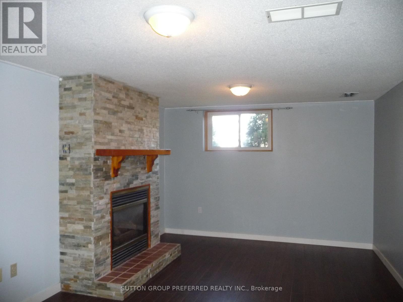 175 Portsmouth Crescent E Property Photo 15