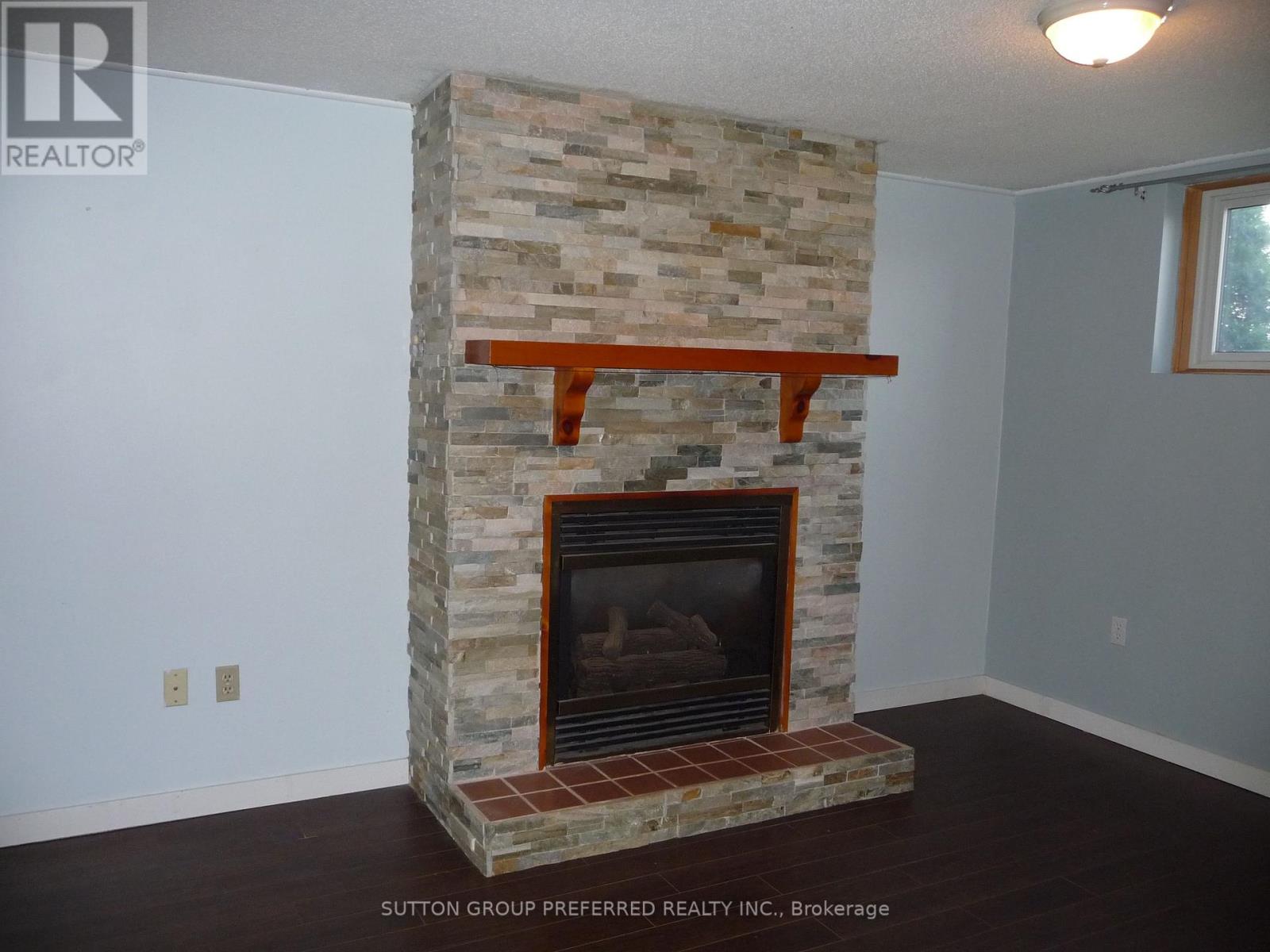 175 Portsmouth Crescent E Property Photo 16