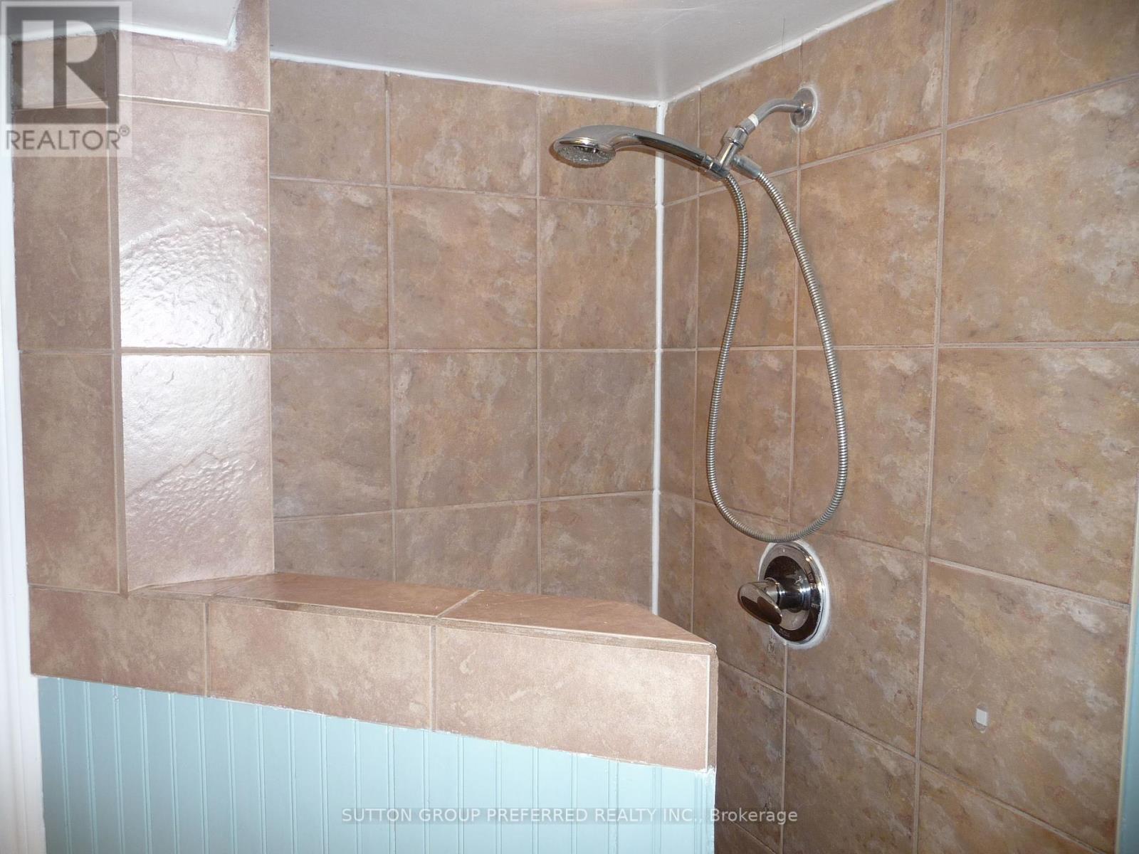 175 Portsmouth Crescent E Property Photo 18