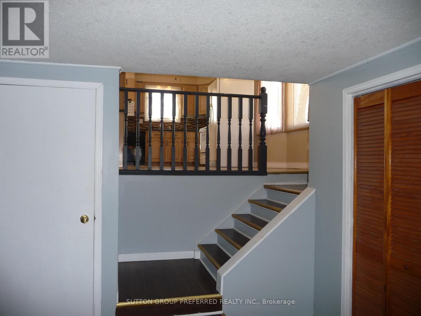 175 Portsmouth Crescent E Property Photo 19