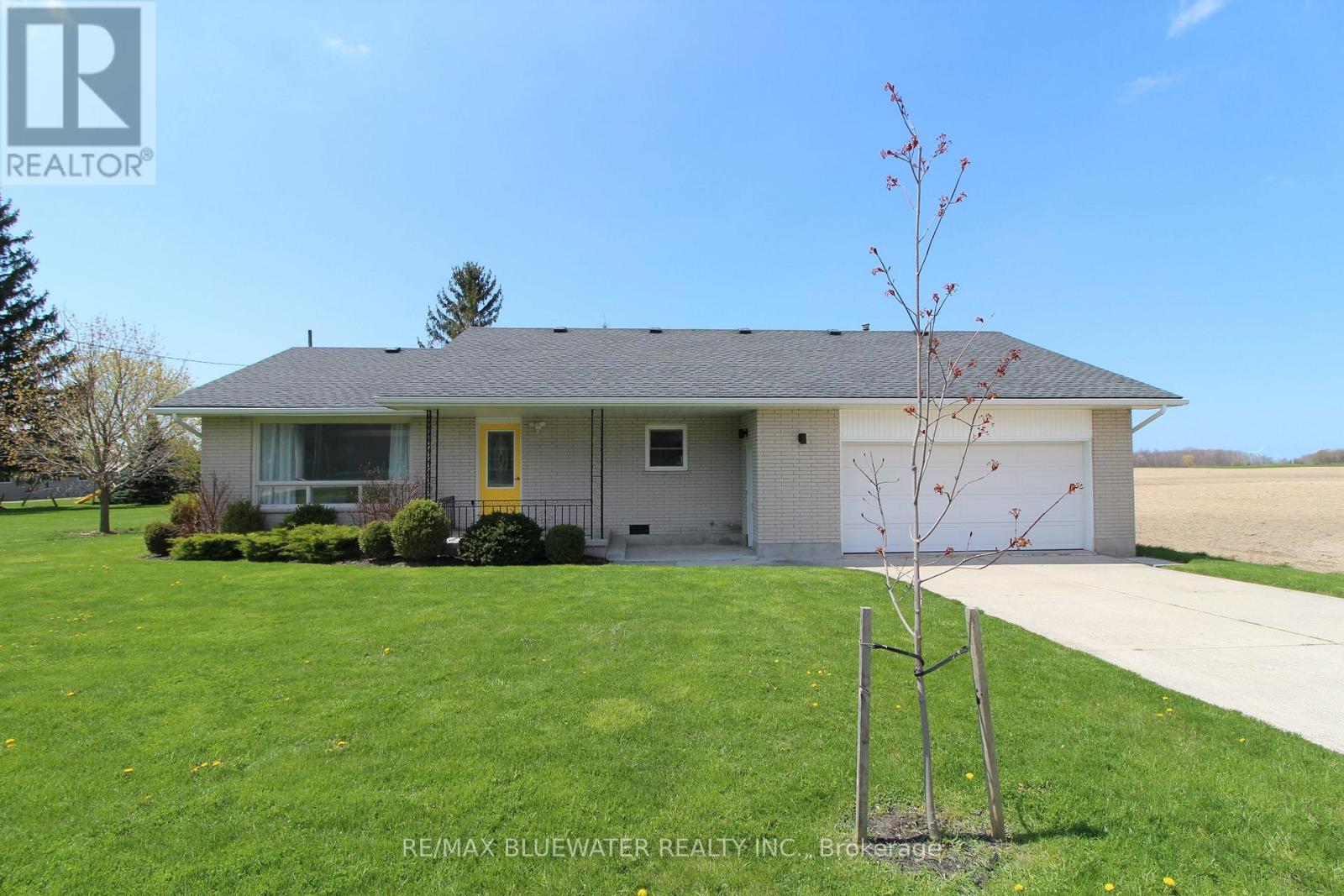 45 John Street N Property Photo 1