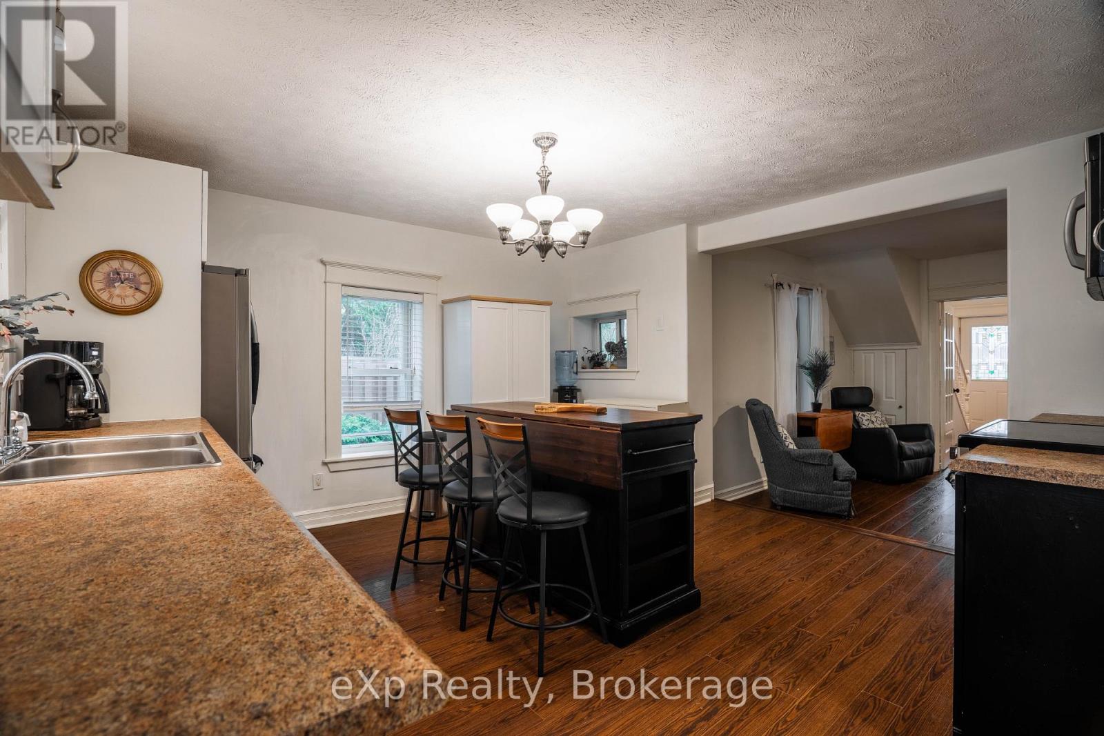 601 Dawson Street Property Photo 11