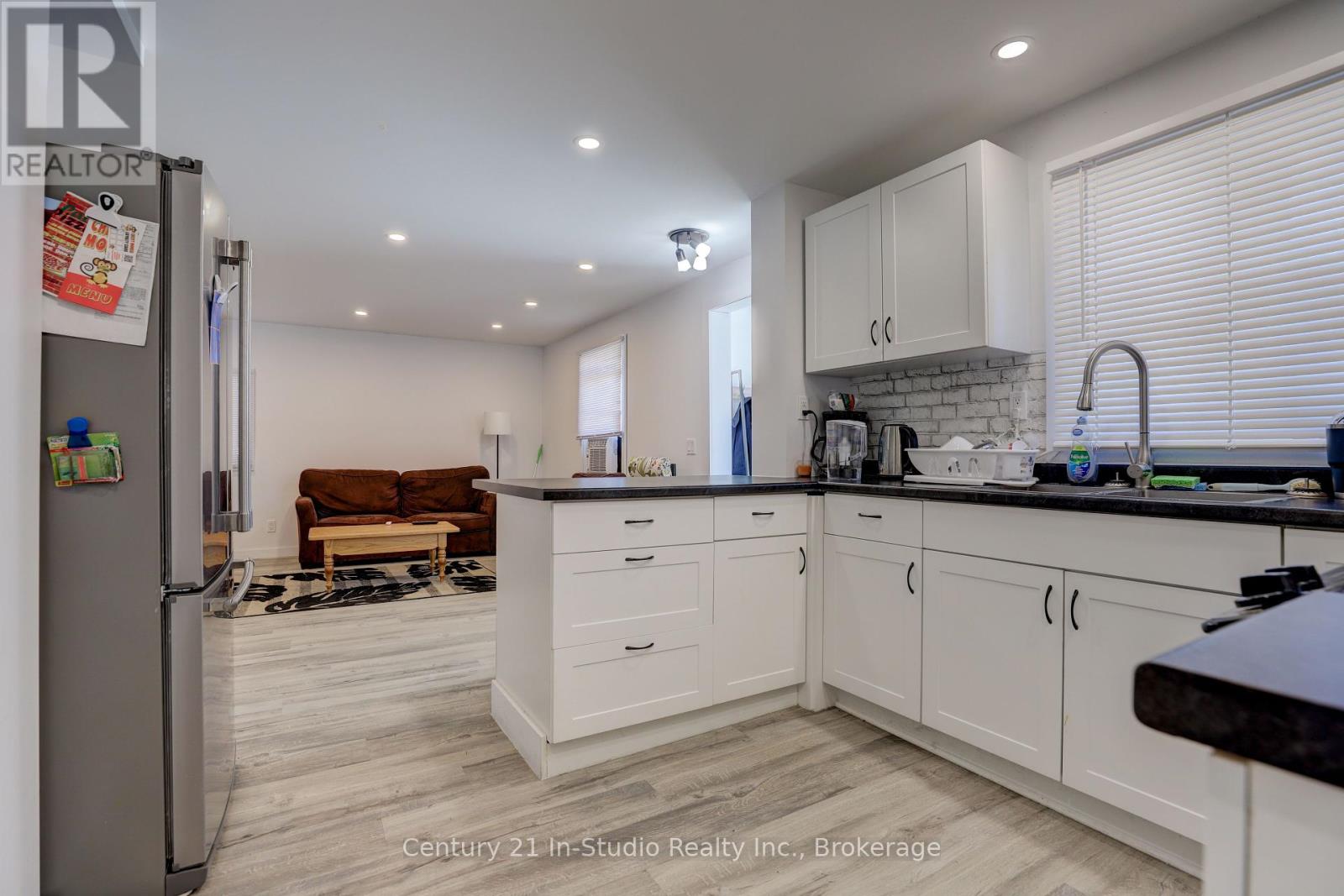 103 King Street Property Photo 8