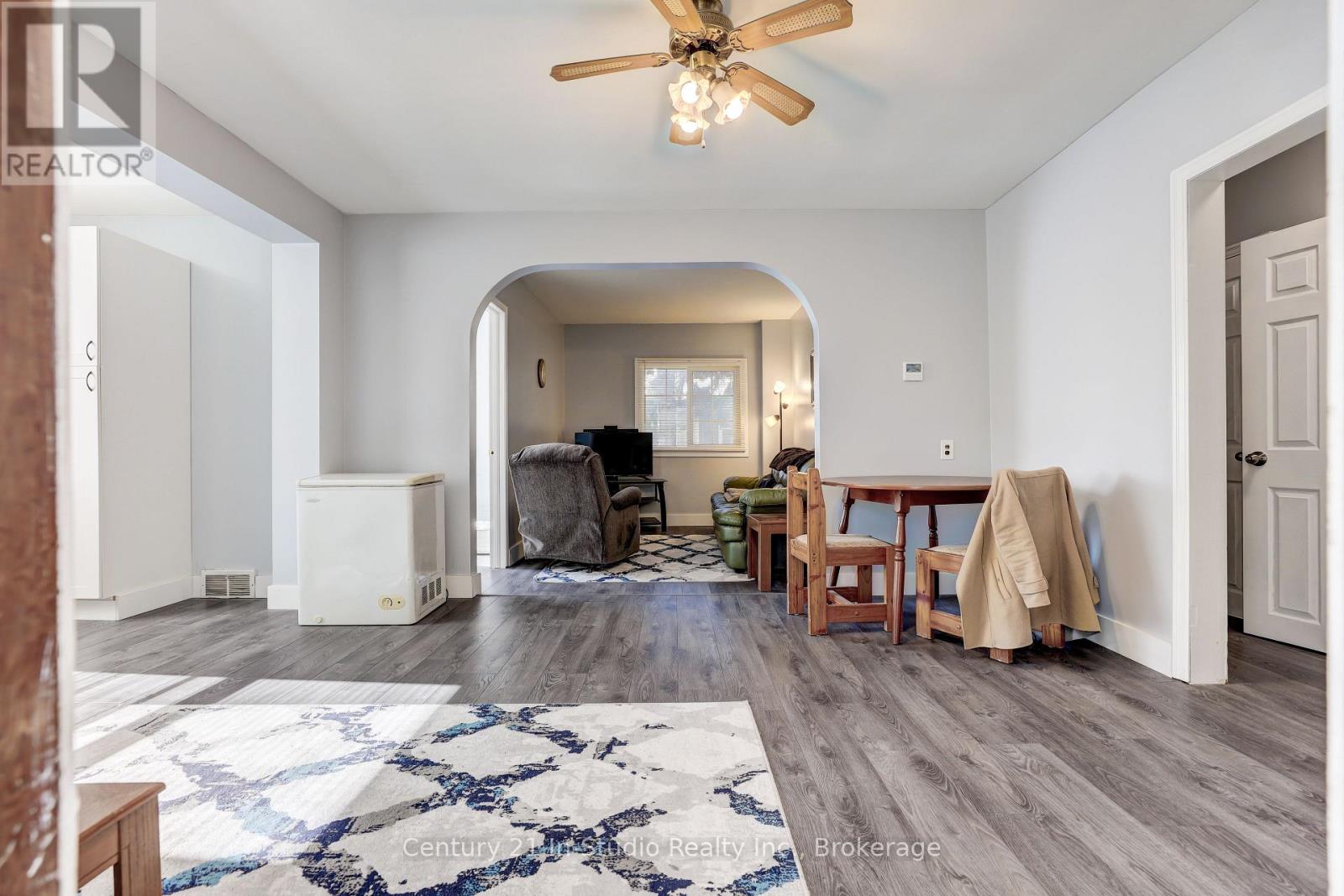 103 King Street Property Photo 15