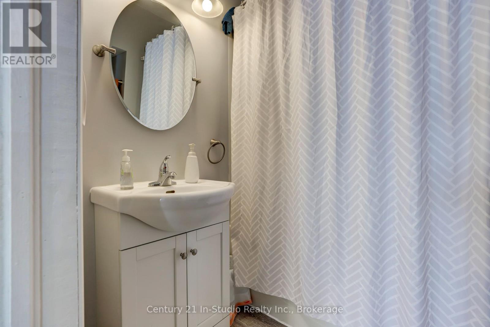 103 King Street Property Photo 17
