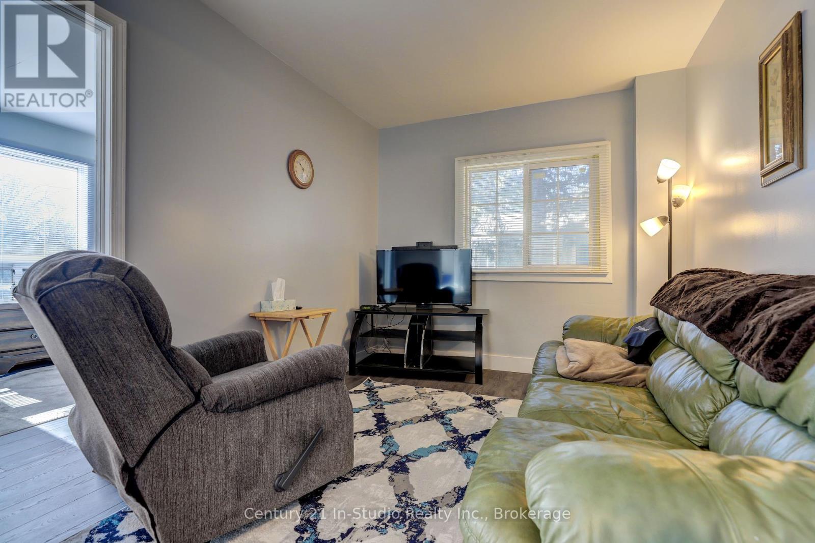 103 King Street Property Photo 18