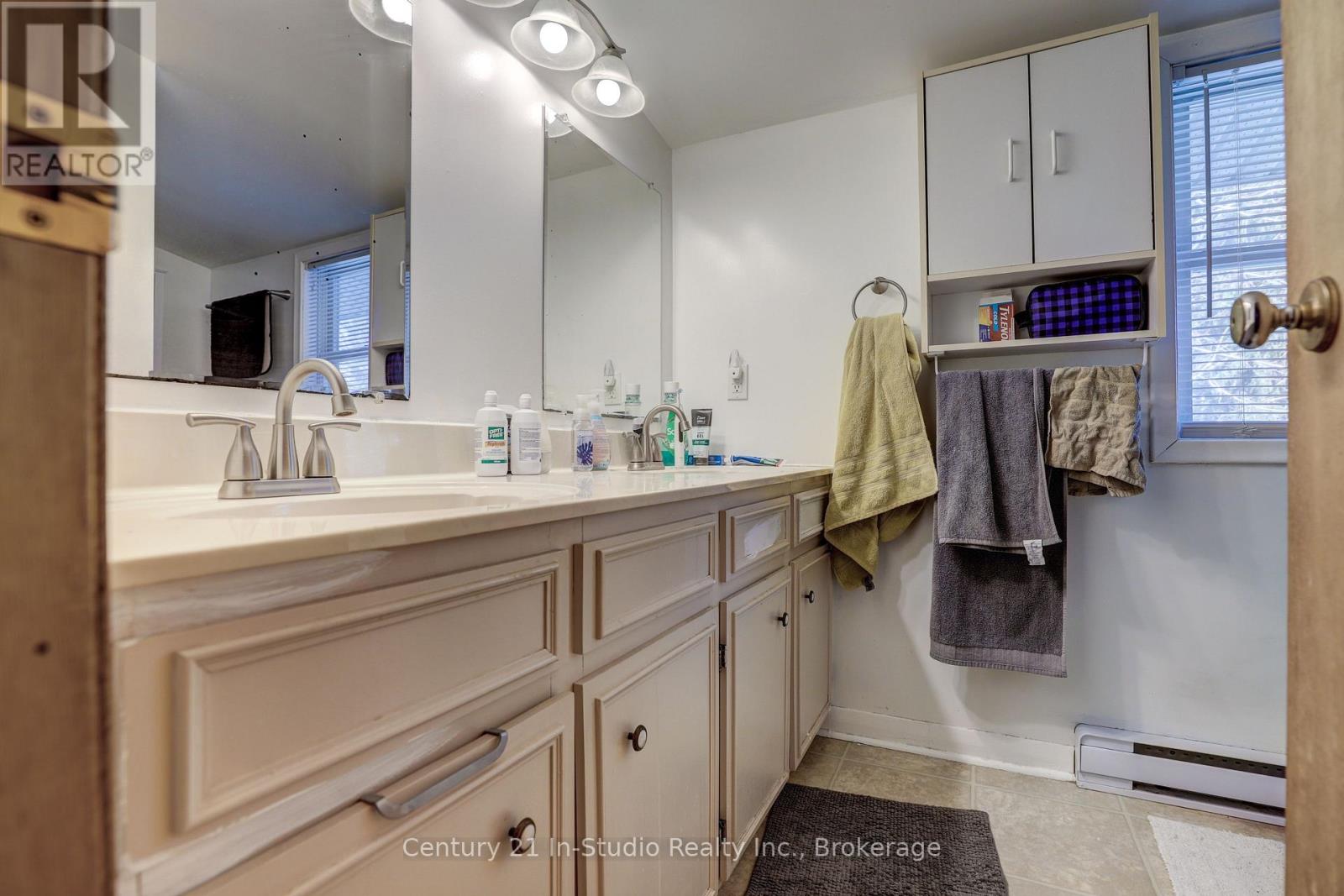 103 King Street Property Photo 28