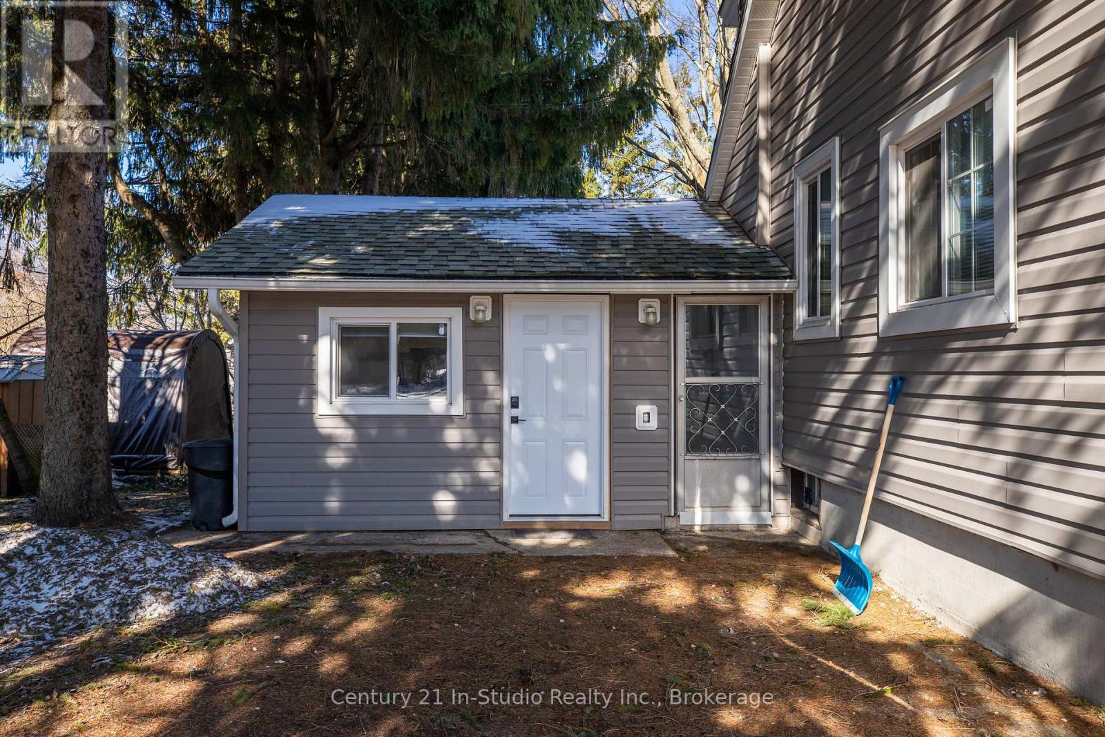 103 King Street Property Photo 34