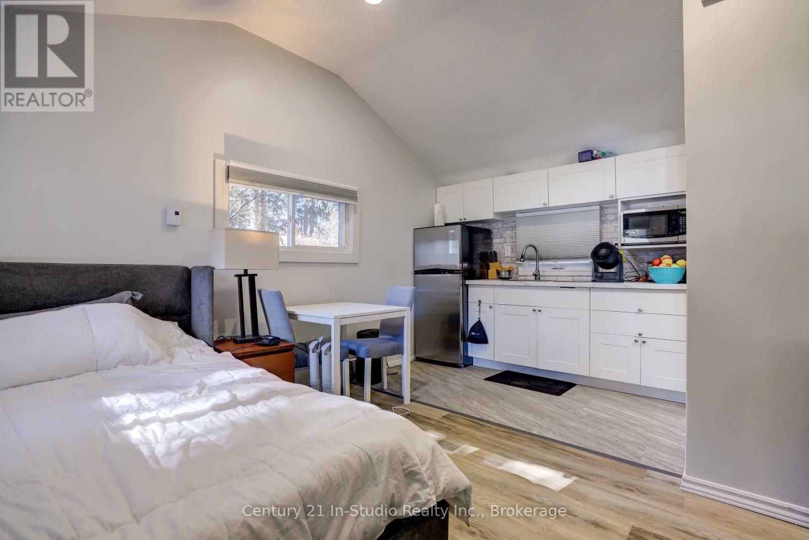 103 King Street Property Photo 35