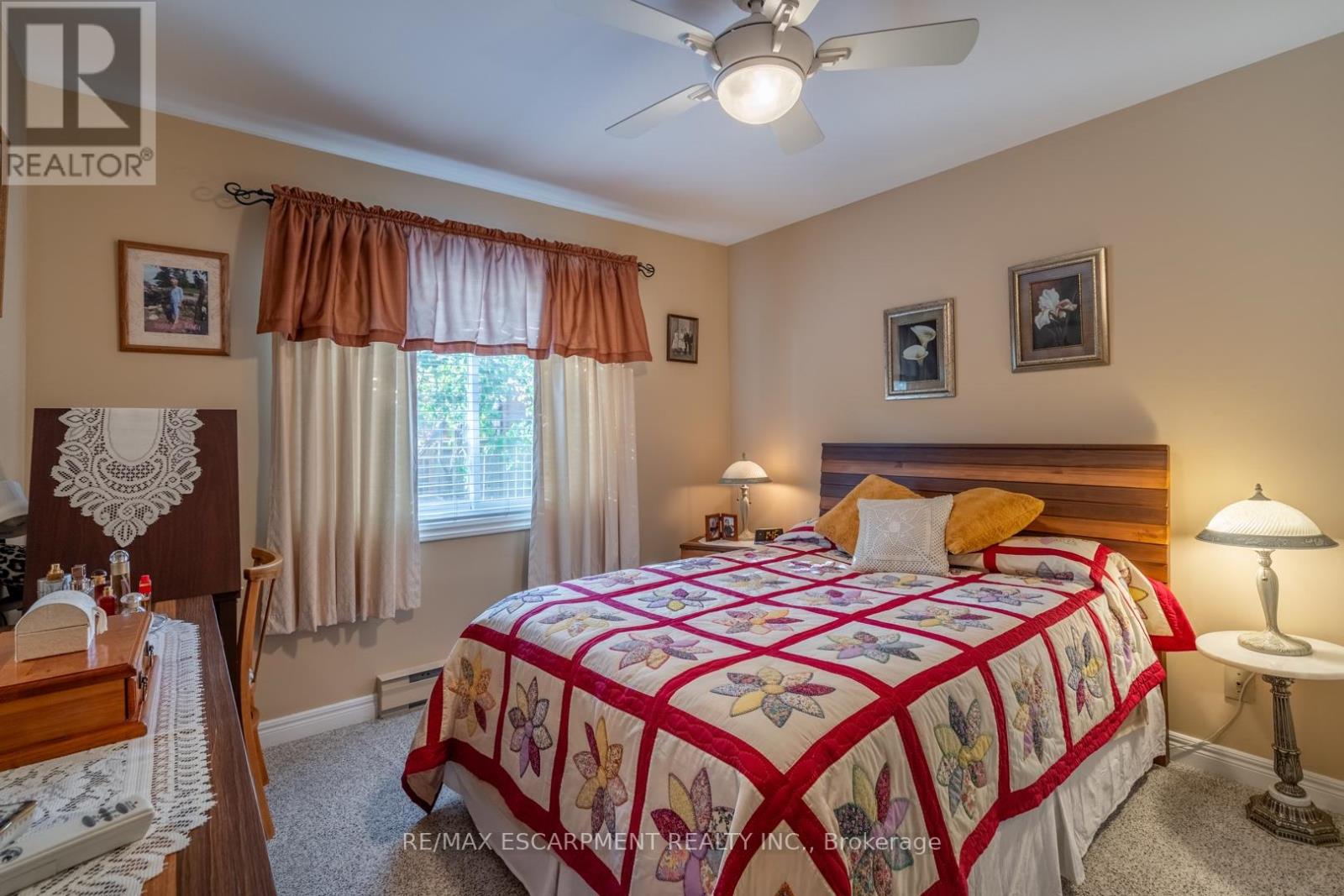 81 Hamilton Street N Property Photo 32